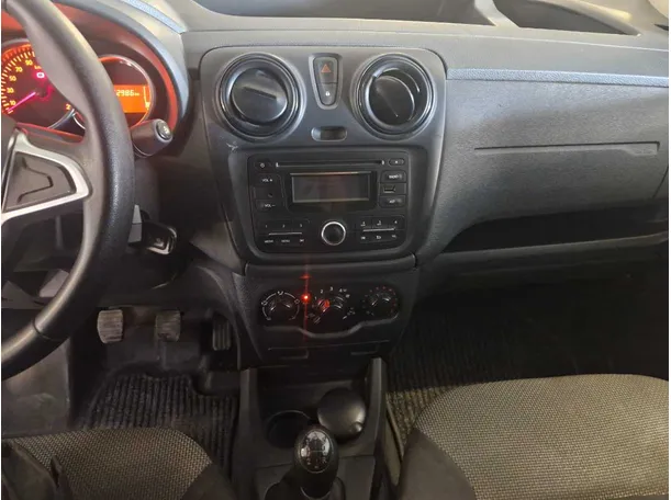 Car image 14