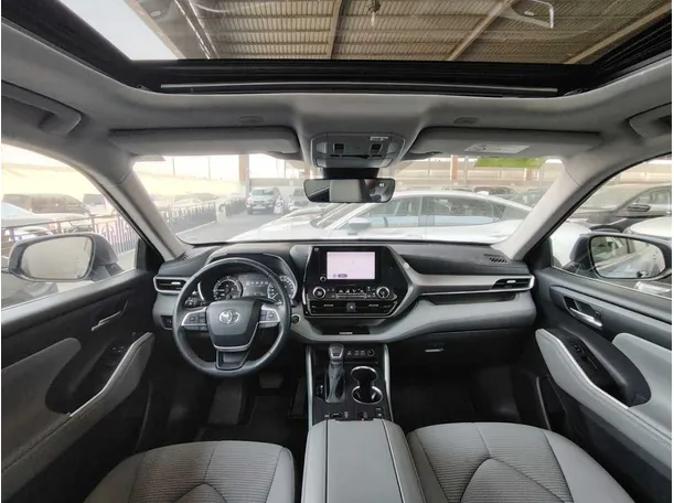 Car image 20