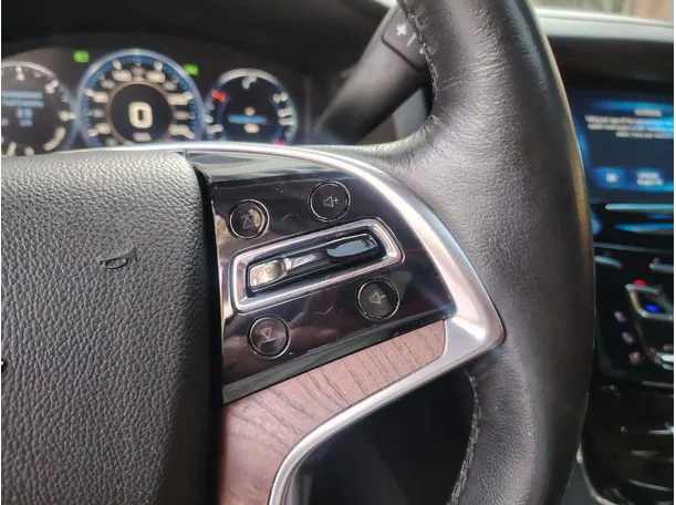 Car image 30