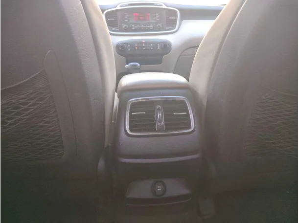 Car image 27