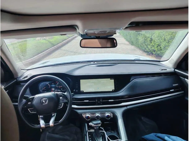 Car image 19