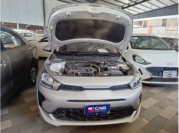 Car image 19