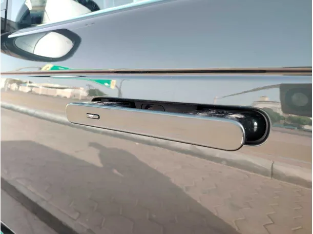 Car image 26
