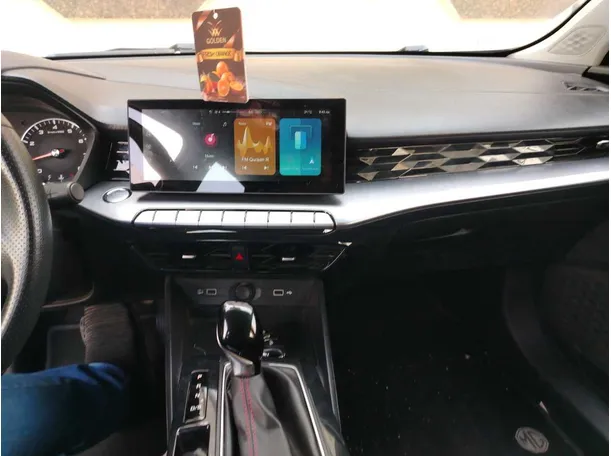 Car image 27