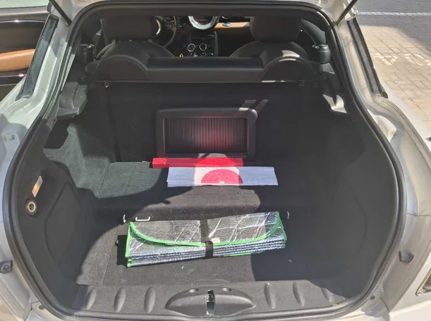 Car image 21