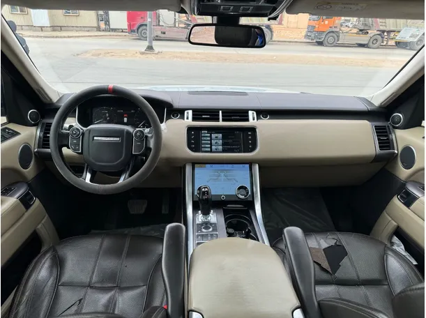 Car image 17