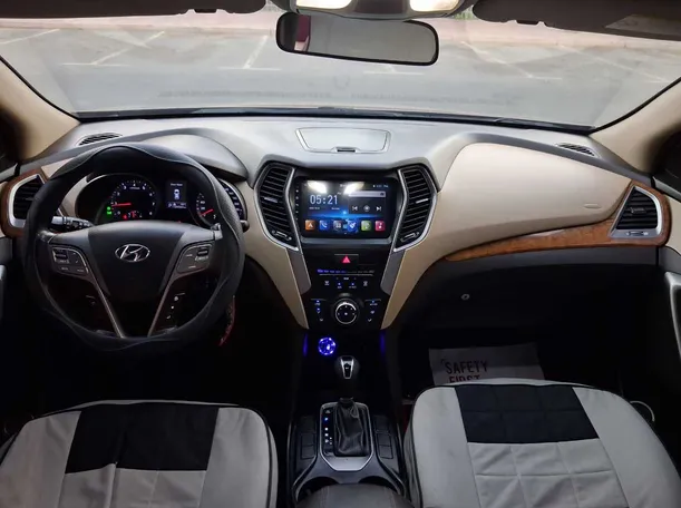 Car image 17