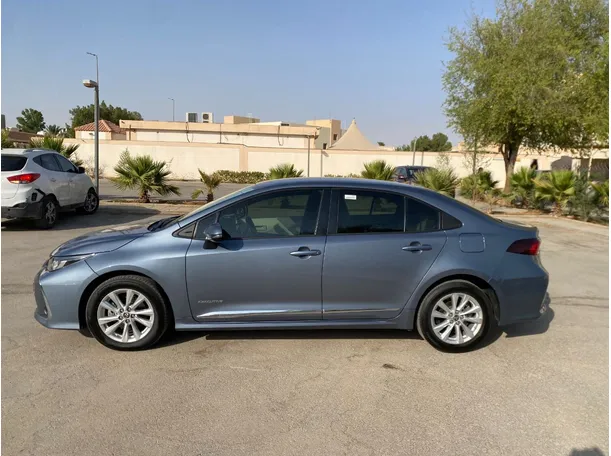 Car image 8