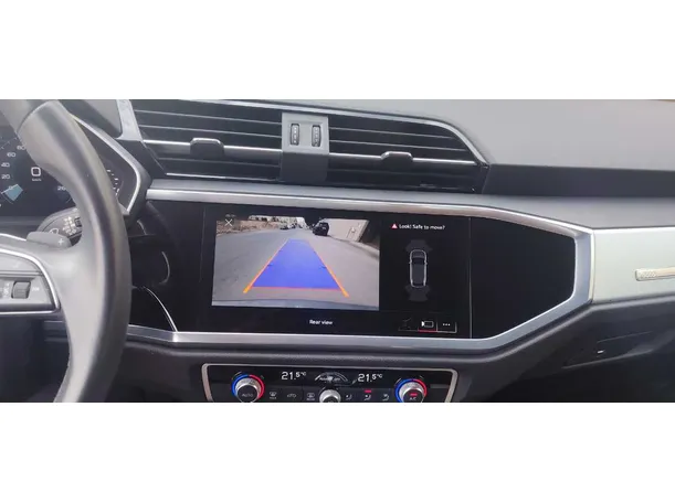 Car image 19