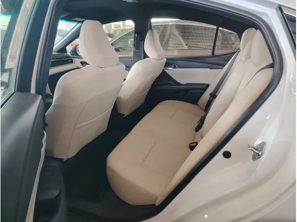 Car image 20