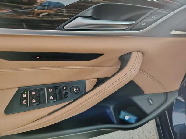 Car image 42