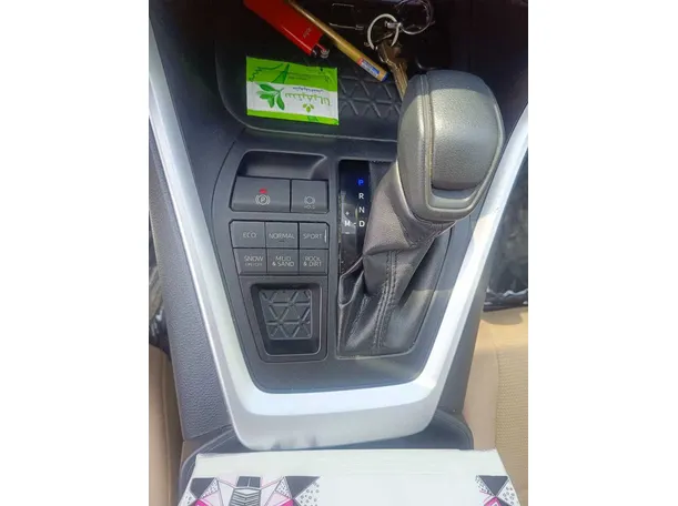 Car image 21