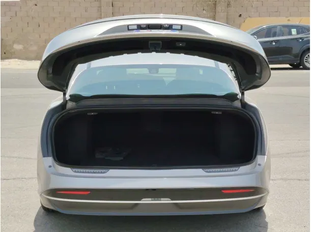 Car image 26