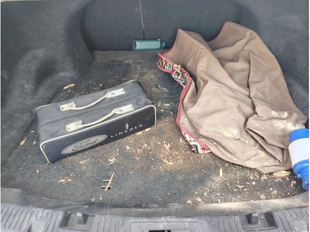 Car image 23