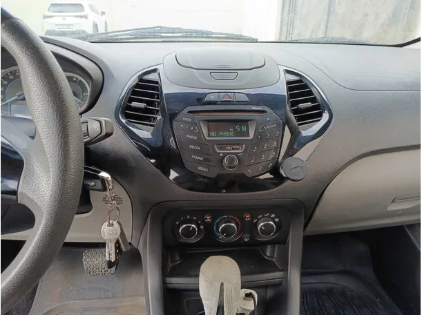Car image 16