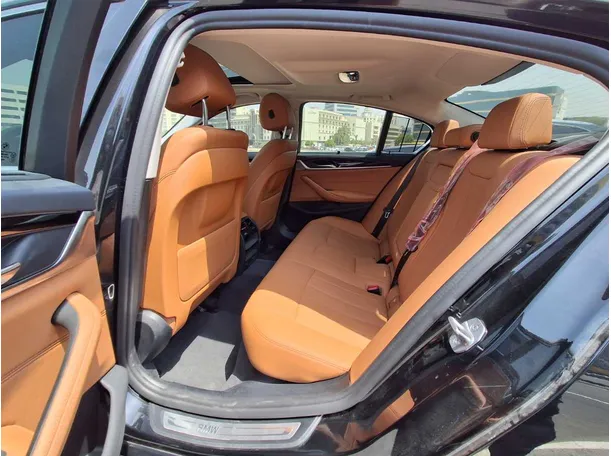 Car image 13