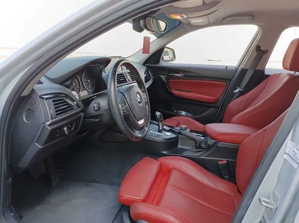 Car image 11