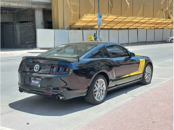 Car image 5