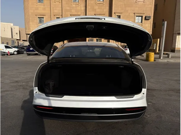 Car image 23