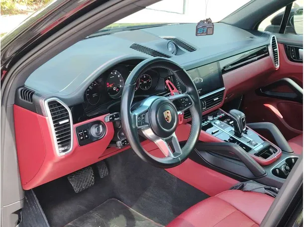 Car image 13
