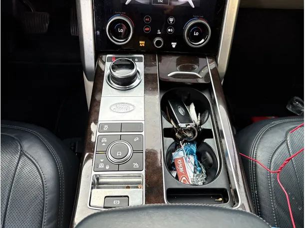 Car image 19