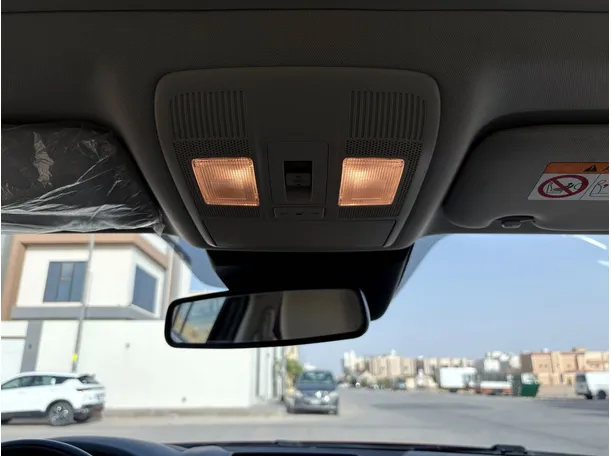 Car image 28