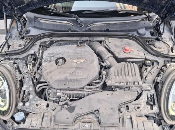 Car image 18