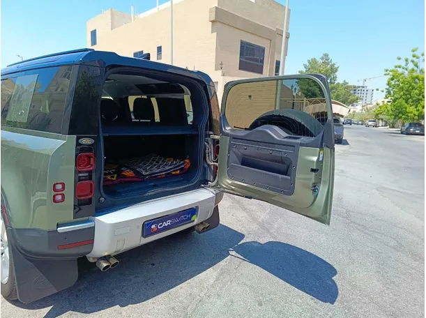 Car image 30