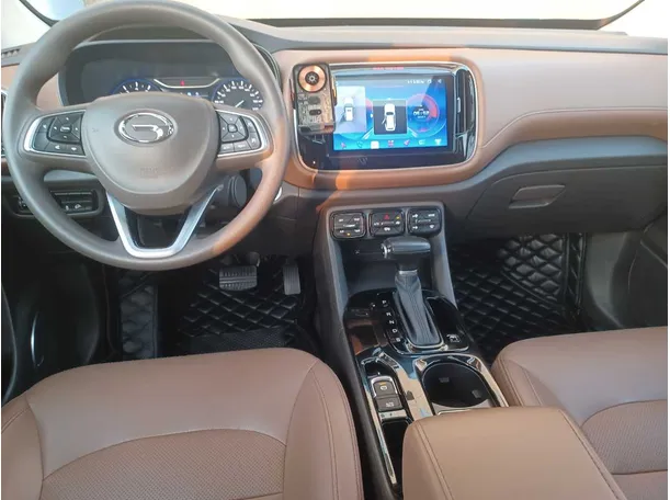 Car image 15