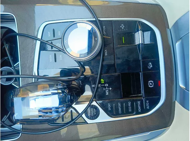 Car image 26