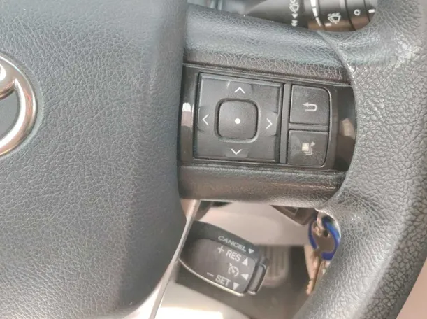 Car image 26