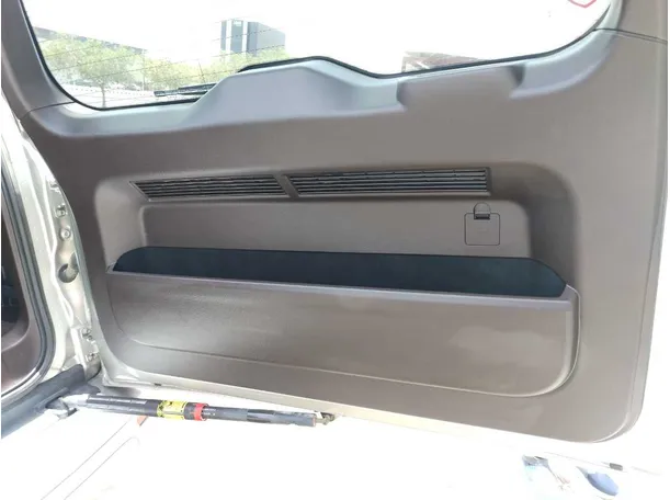 Car image 36