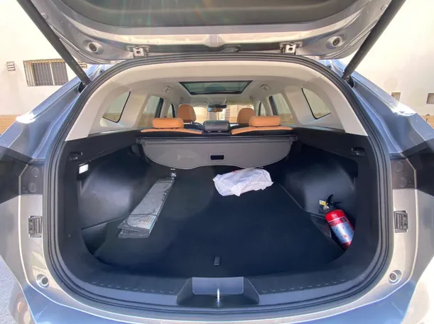 Car image 20