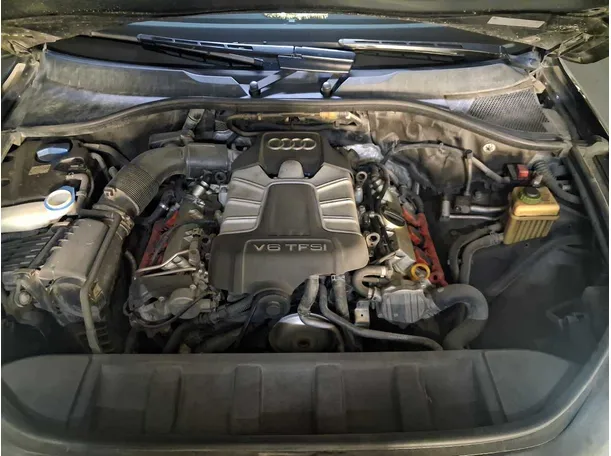 Car image 25