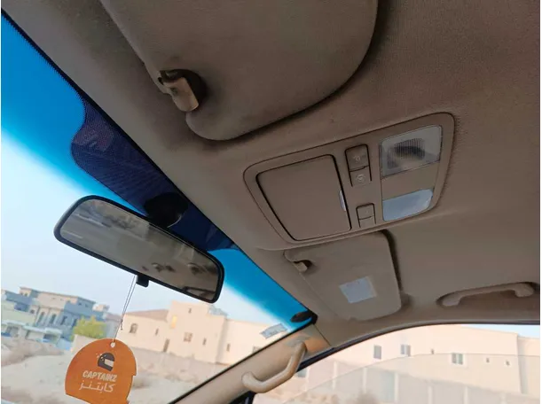 Car image 30