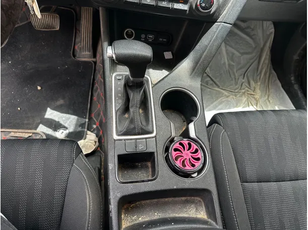 Car image 18