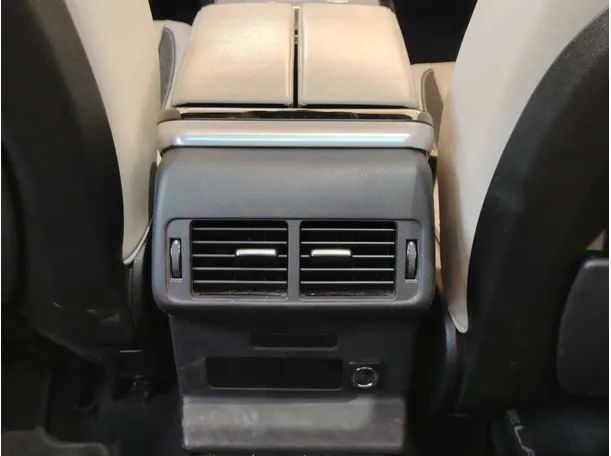 Car image 29