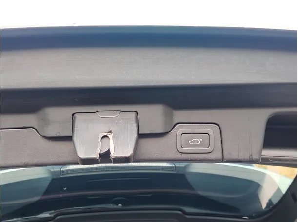 Car image 38