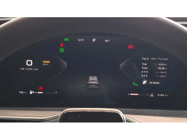 Car image 10