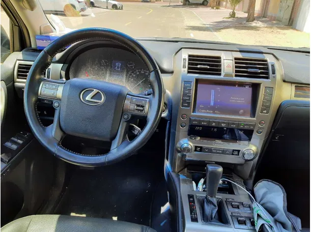 Car image 16