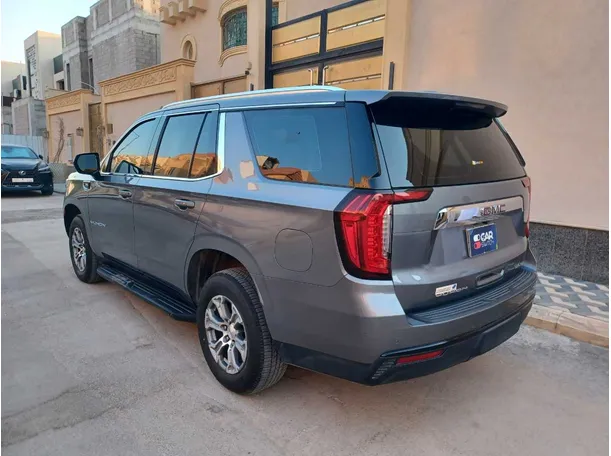 Car image 7