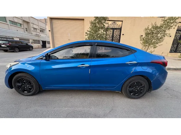 Car image 8