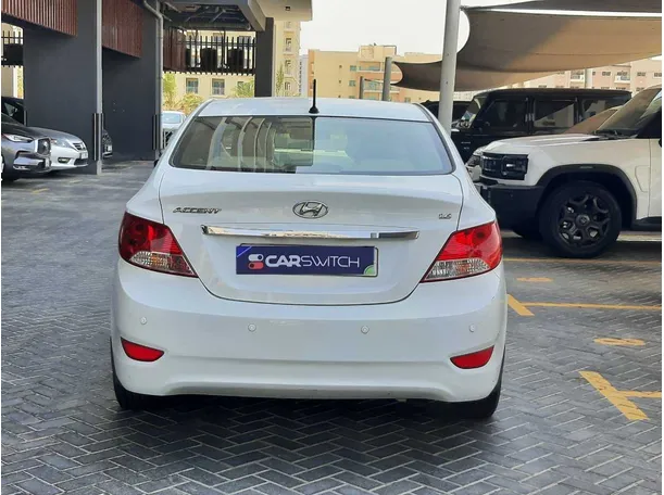Car image 6
