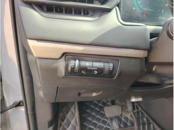 Car image 39