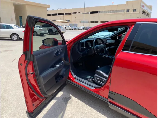 Car image 10