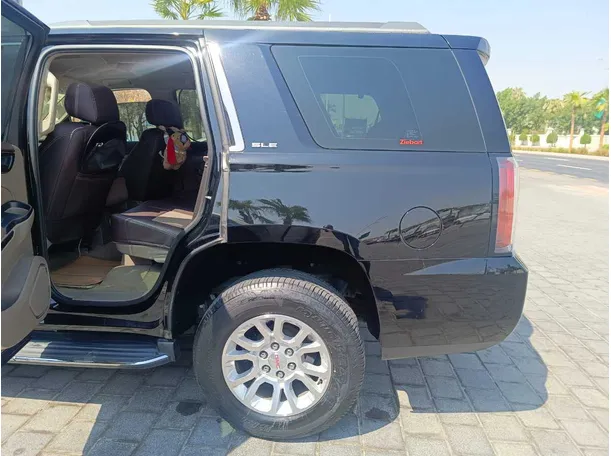 Car image 15
