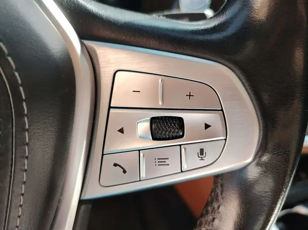 Car image 38