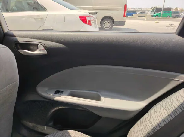 Car image 33