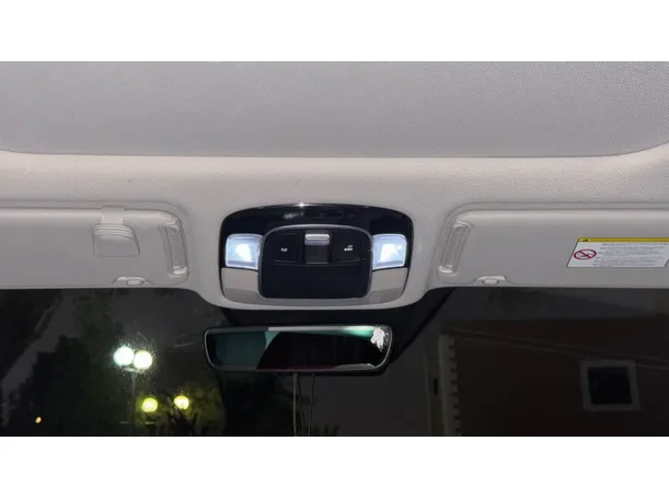 Car image 24