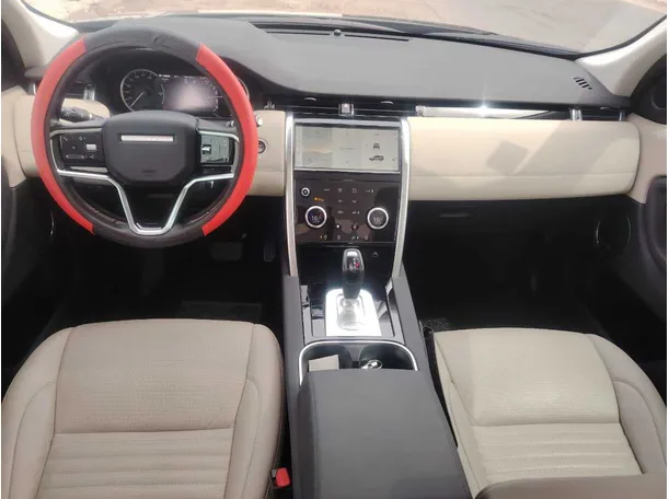 Car image 18